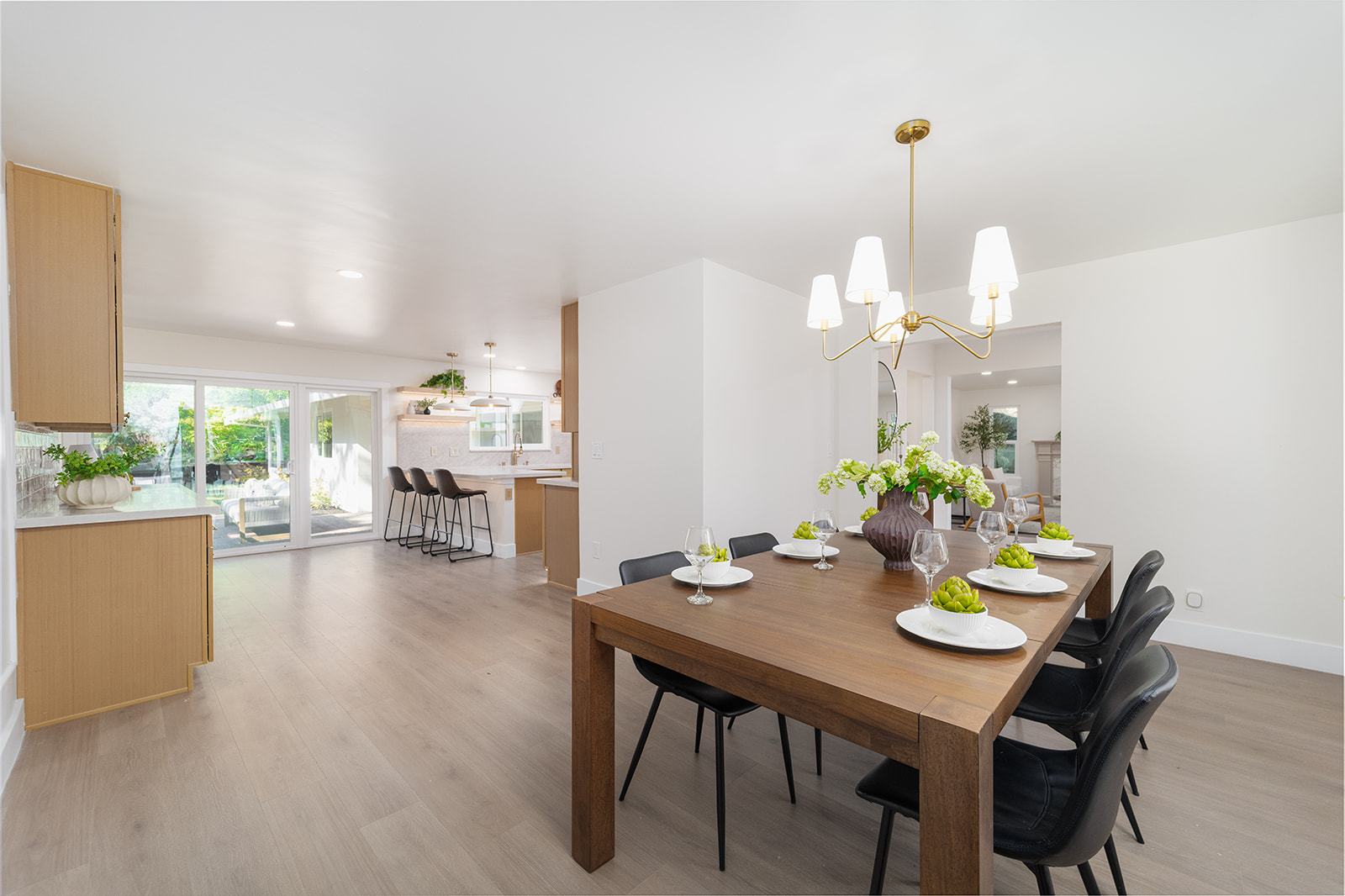 3958 Los Arabis Dr — Dining & Kitchen