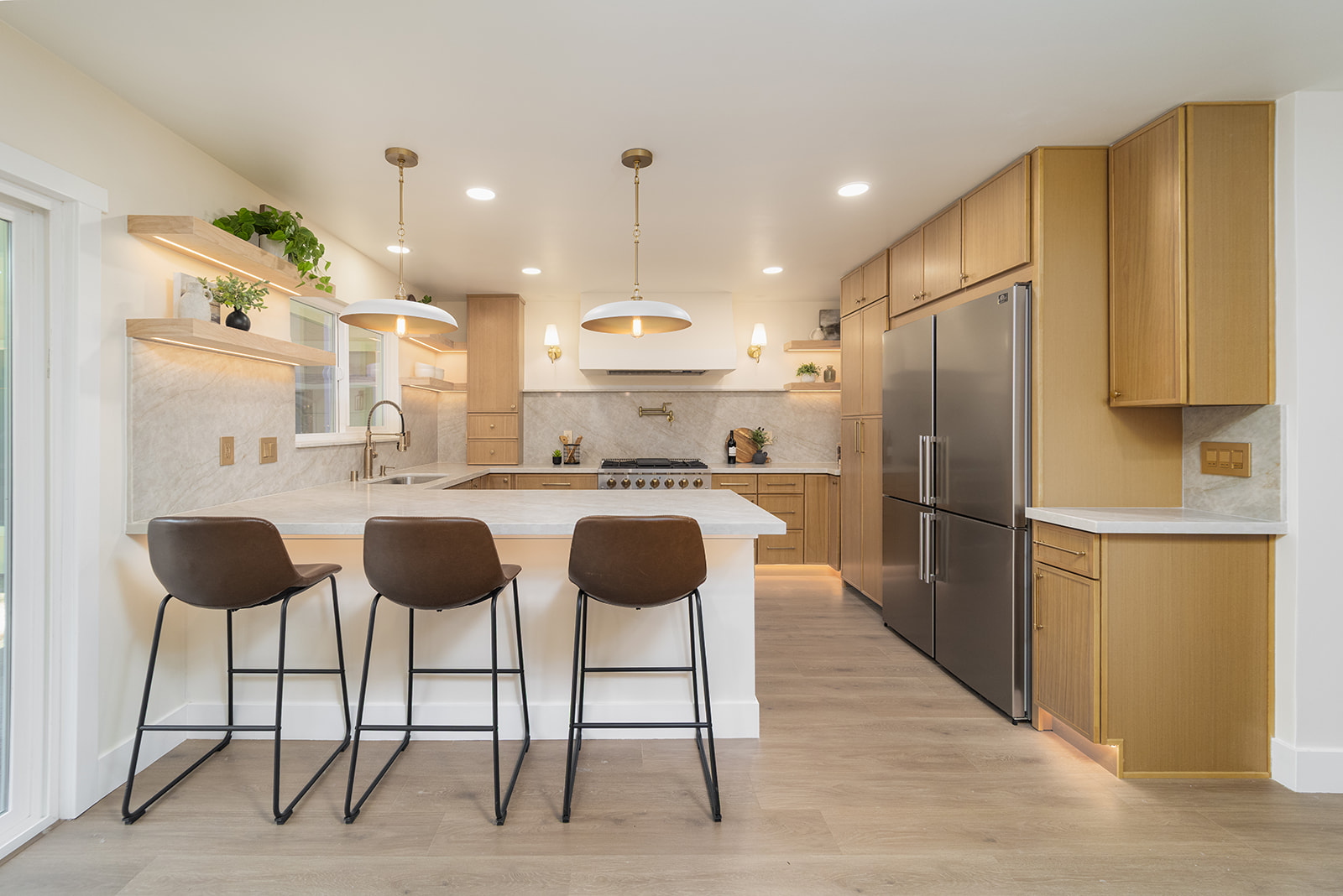 3958 Los Arabis Dr — Kitchen Island