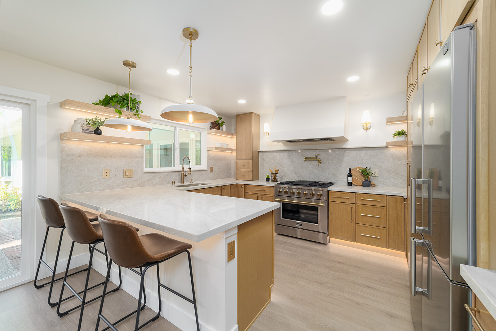 3958 Los Arabis Dr — Kitchen