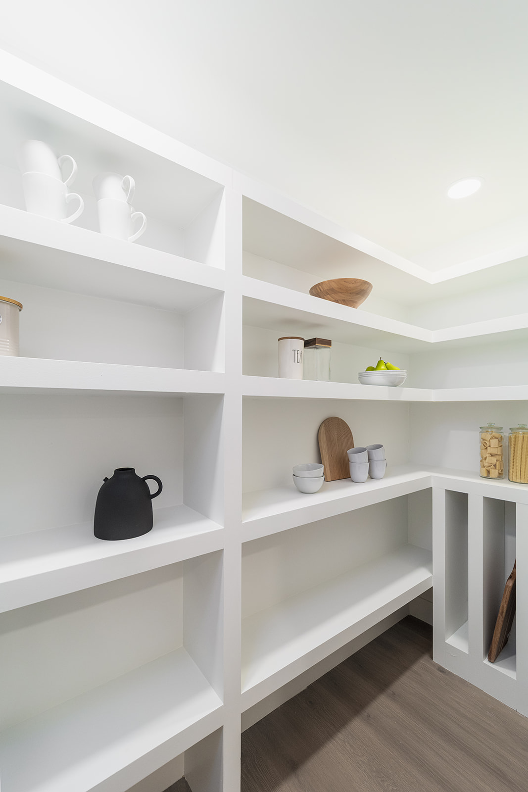 3958 Los Arabis Dr — Kitchen Pantry Interior