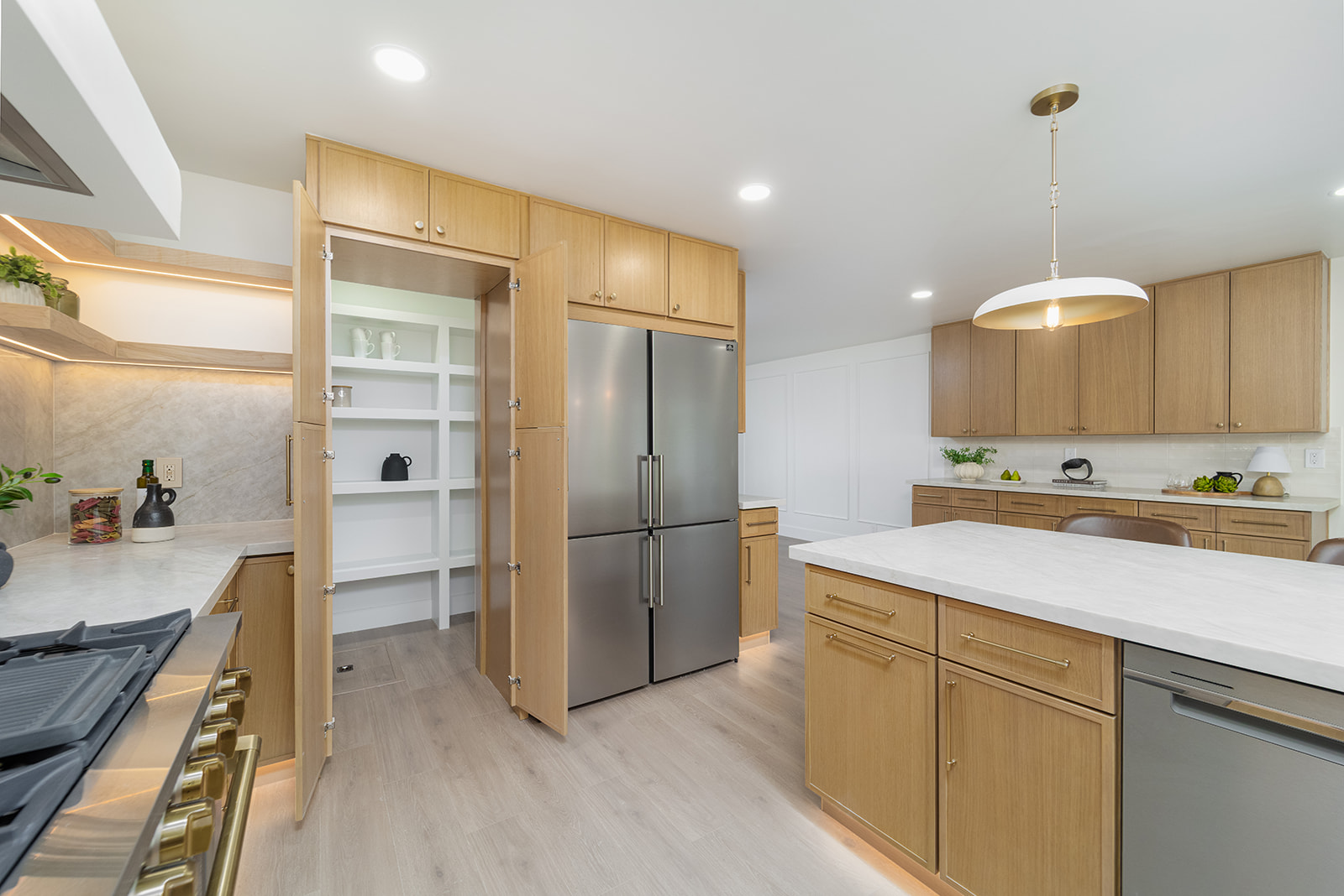 3958 Los Arabis Dr — Kitchen Pantry