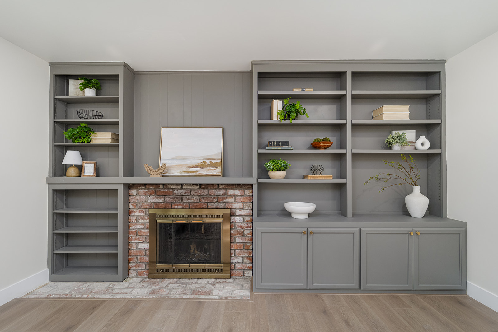 3958 Los Arabis Dr — Family Room Built-Ins