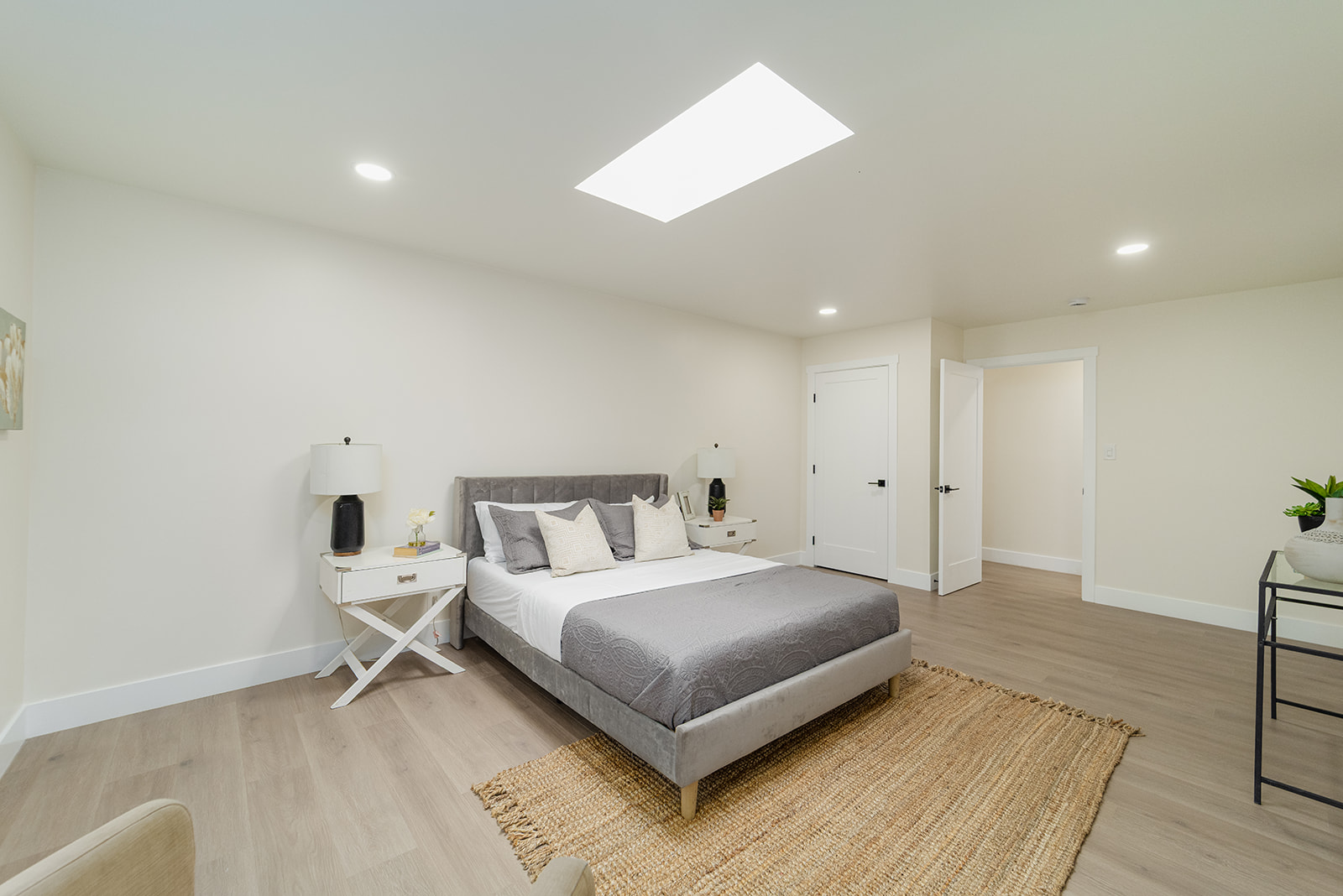 3958 Los Arabis Dr — Bedroom