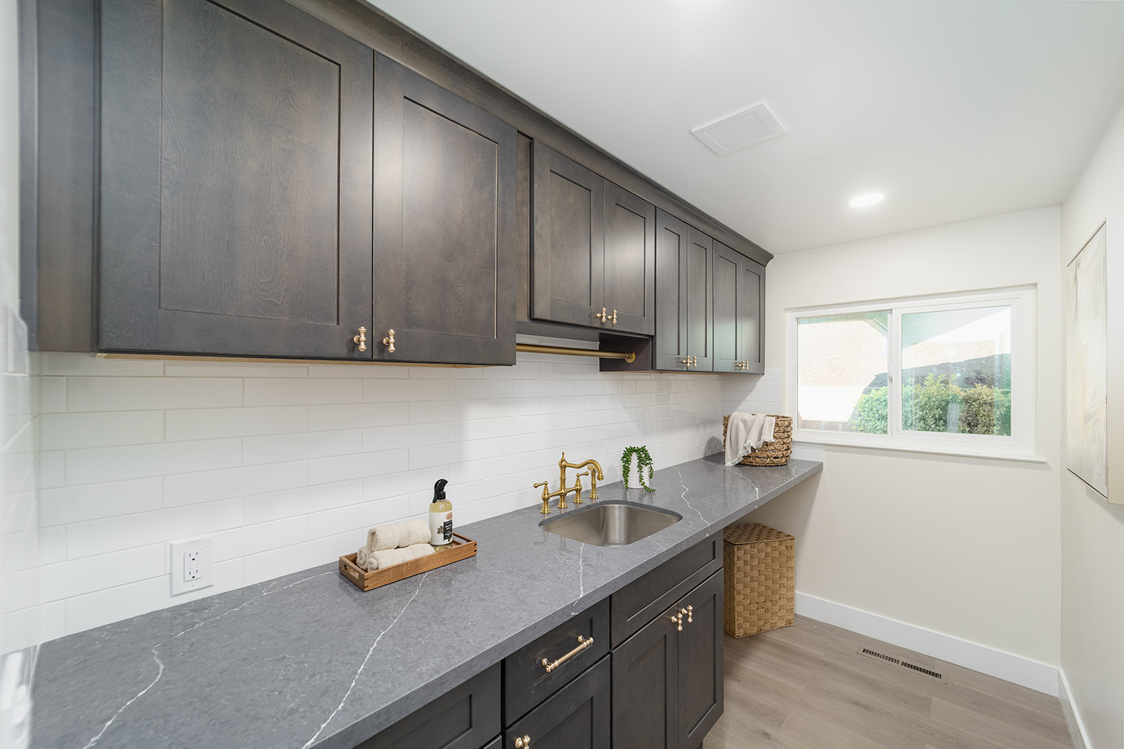 3958 Los Arabis Dr — Laundry Room