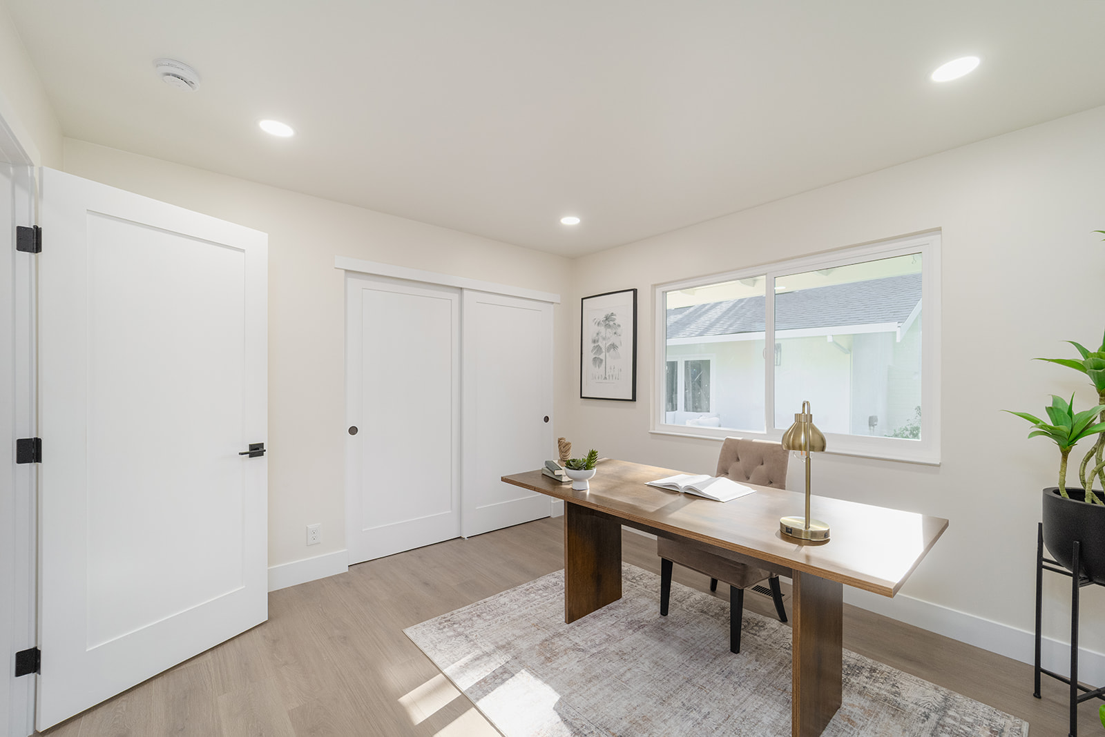 3958 Los Arabis Dr — Bedroom / Office