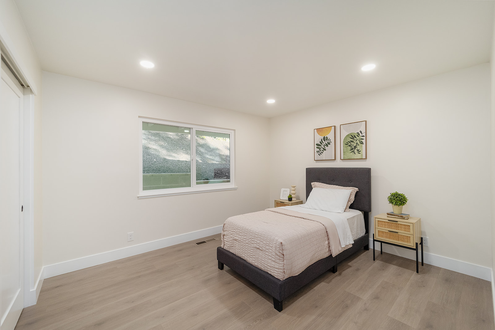 3958 Los Arabis Dr — Bedroom