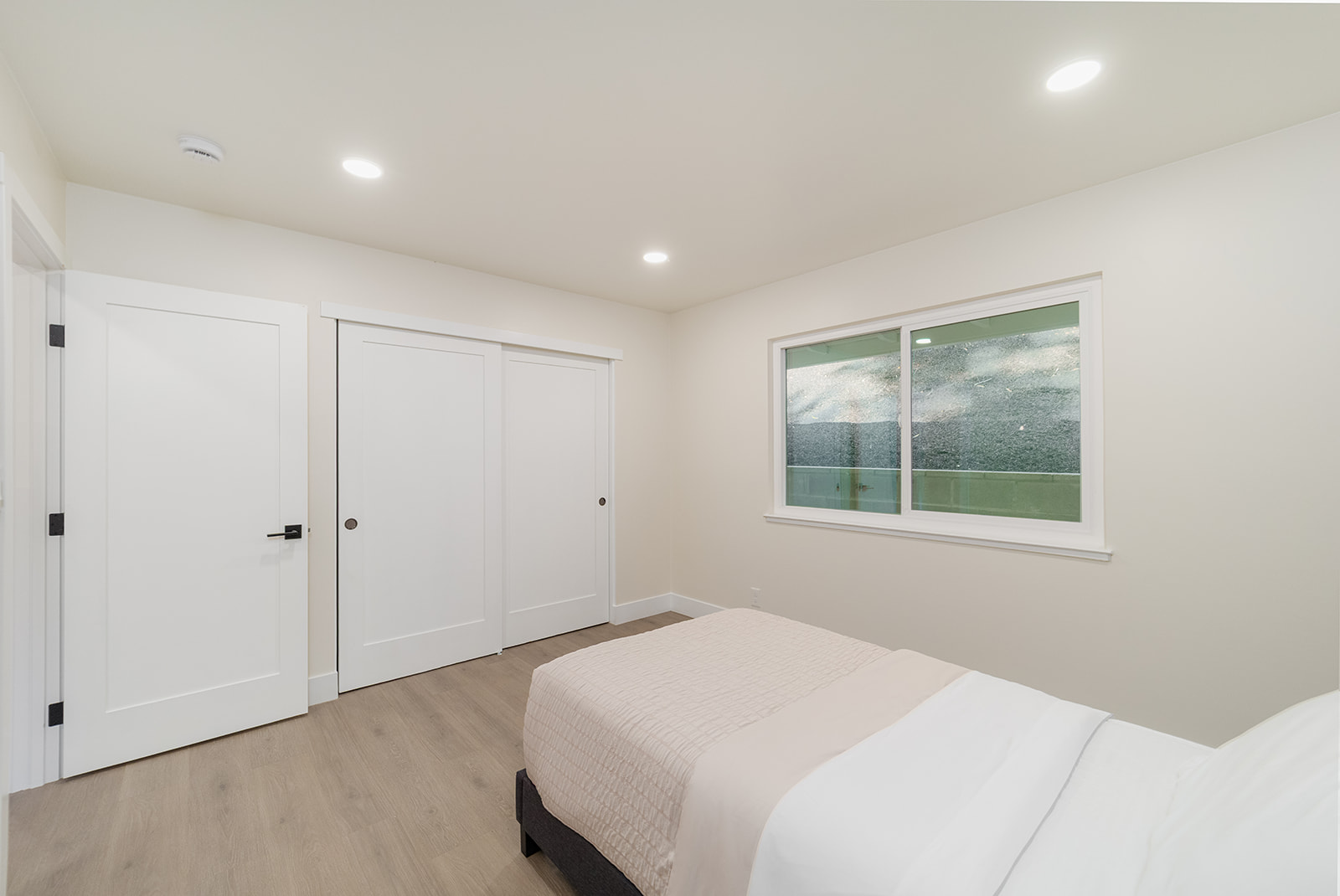 3958 Los Arabis Dr — Bedroom