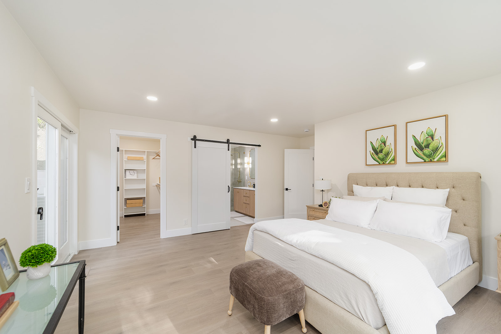 3958 Los Arabis Dr — Primary Bedroom