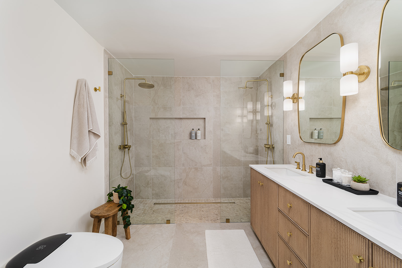 3958 Los Arabis Dr — Primary Bath