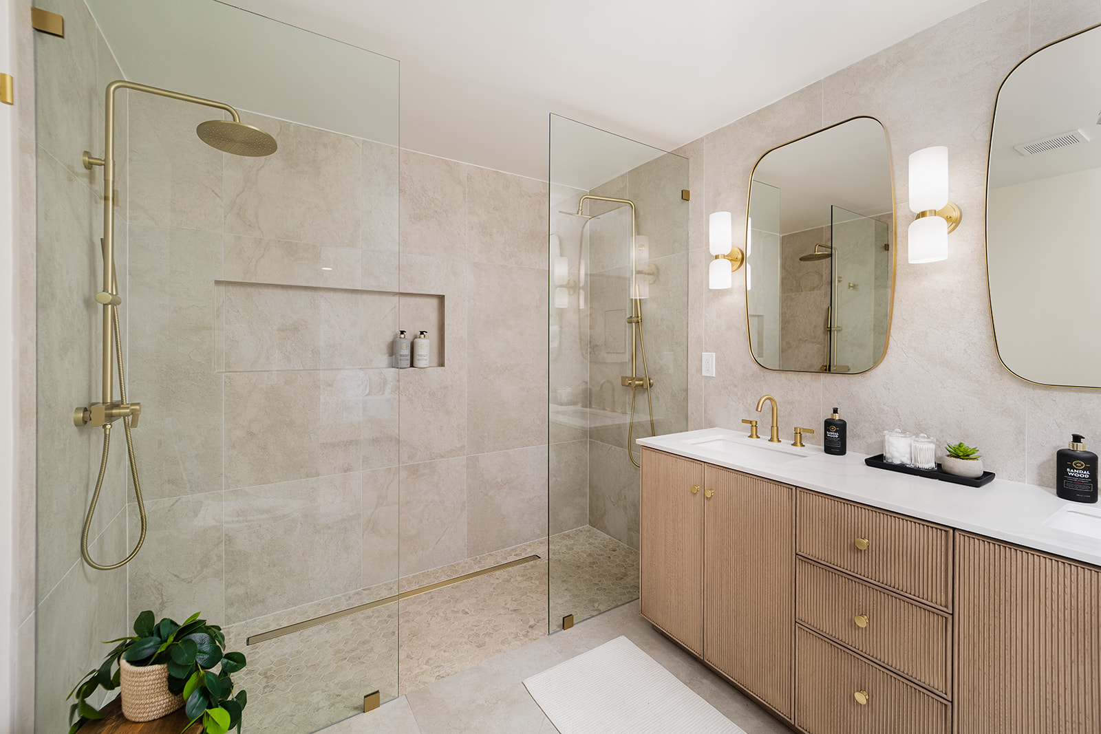 3958 Los Arabis Dr — Primary Bath Shower