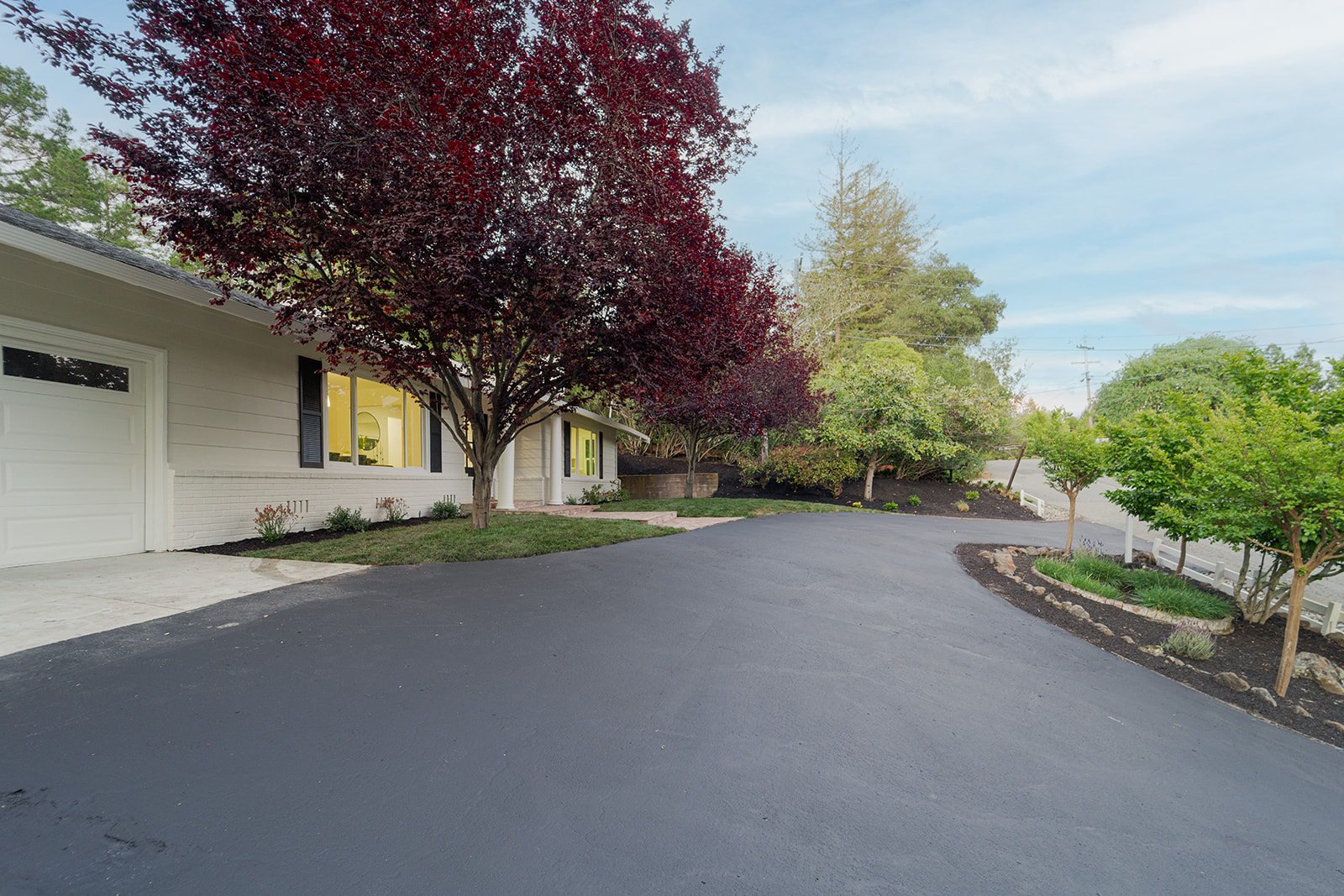 3958 Los Arabis Dr — Driveway