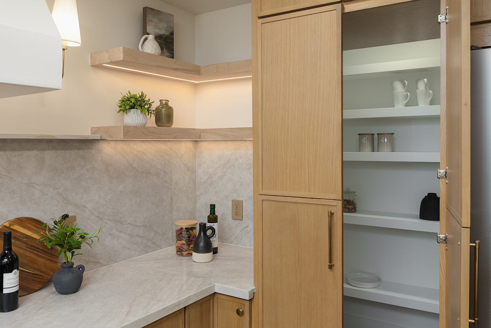 3958 Los Arabis Dr — Kitchen Detail