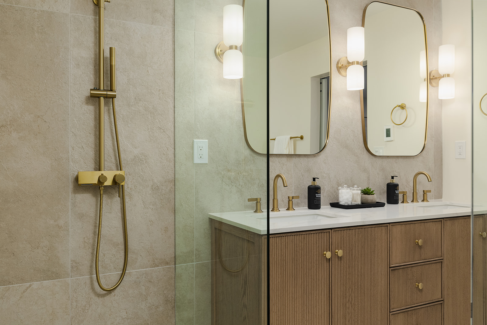 3958 Los Arabis Dr — Bath Shower